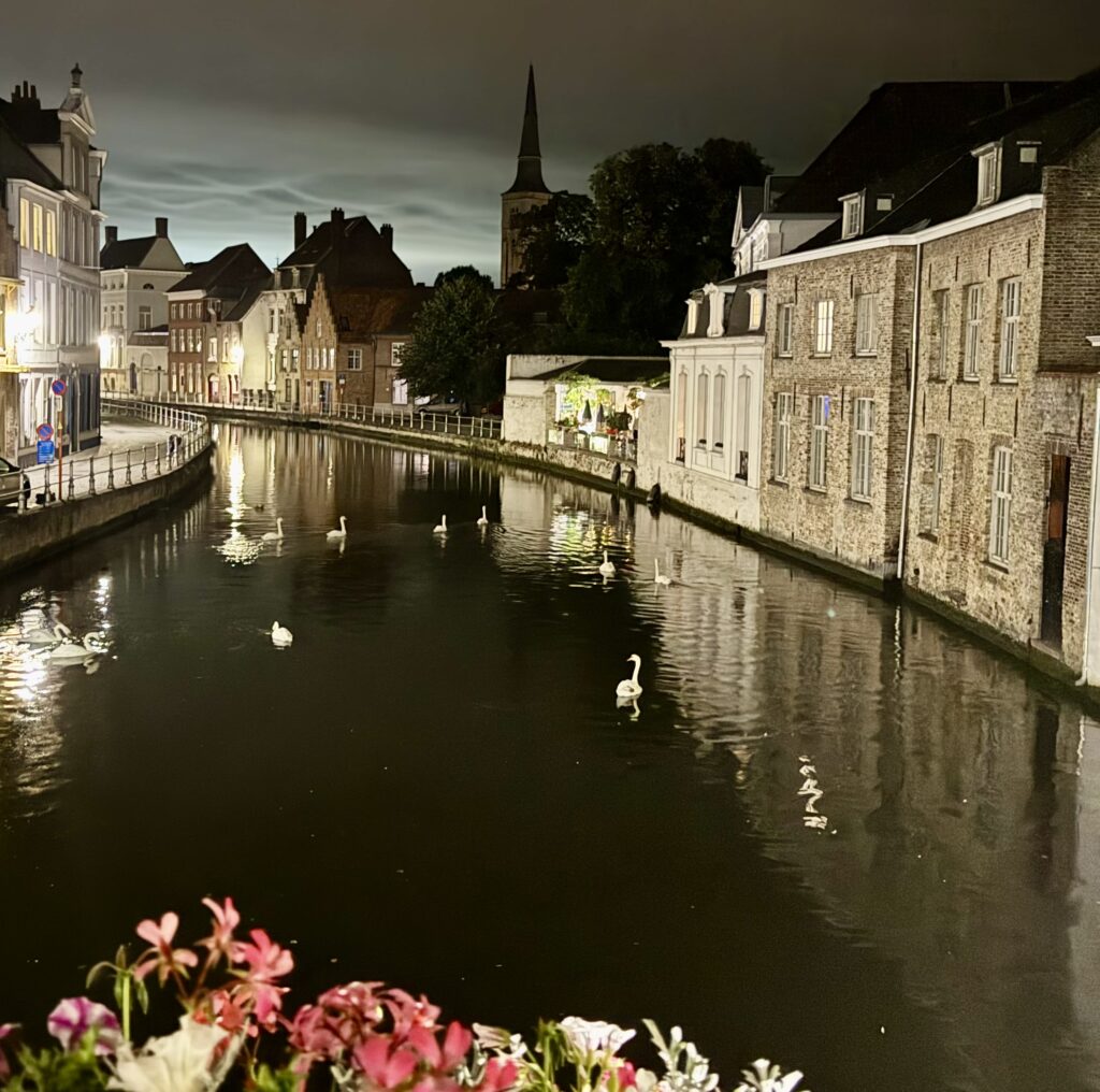The canals of Bruges at dusk